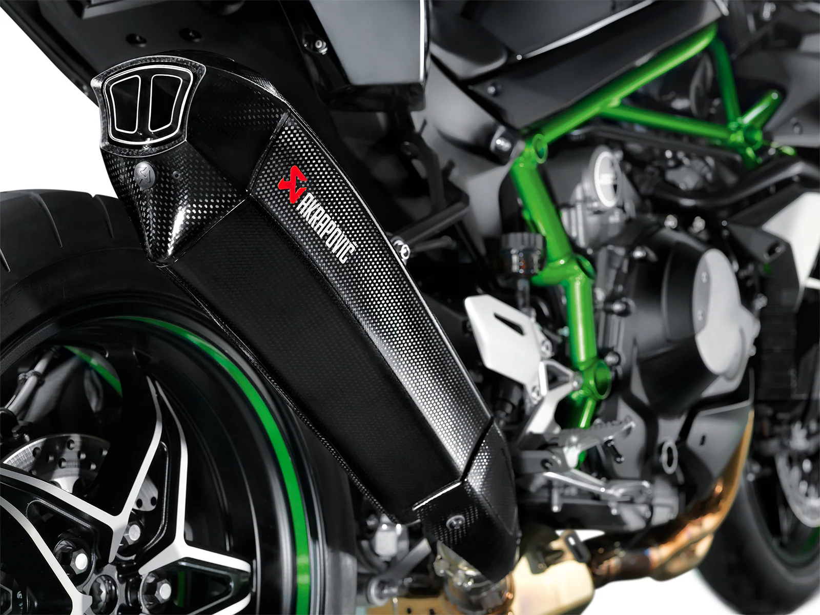 Akrapovic Slip-On Exhaust Kawasaki H2 2015-2021 - Image 5