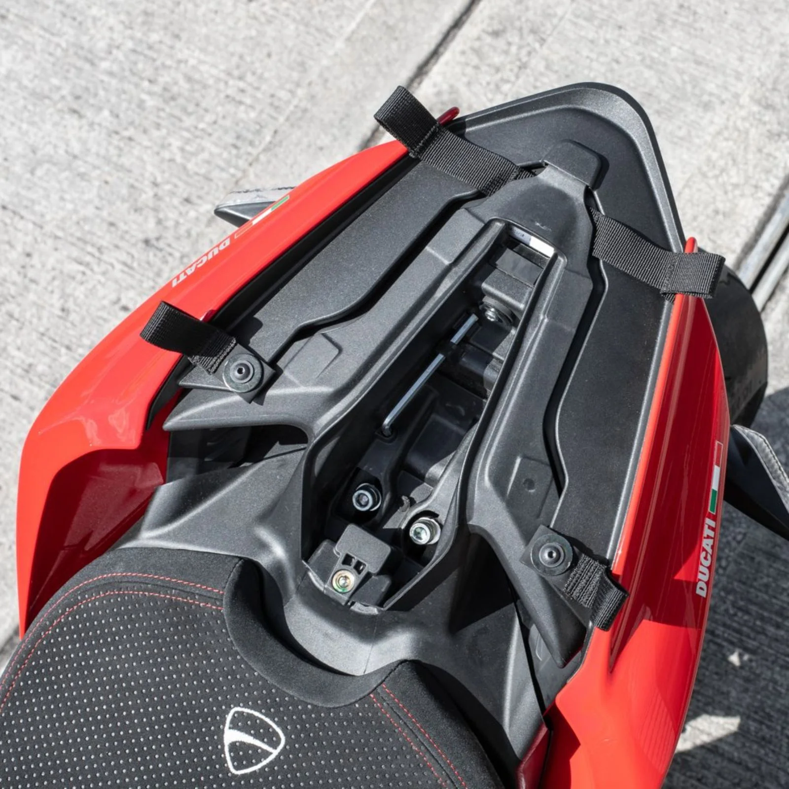 Kriega Ducati Panigale V4 US - Drypack Fit Kit