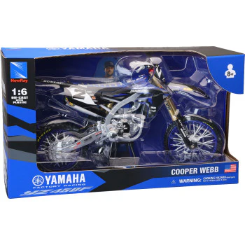 New Ray Toys Yamaha YZ450F Dirt Bike - 1:6 Scale - Cooper Web #2 - Image 2