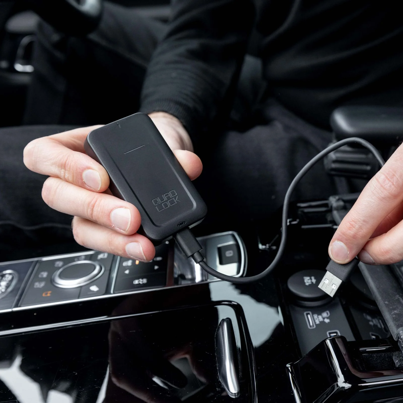 Quad Lock Wireless Carplay Adaptor - Image 3
