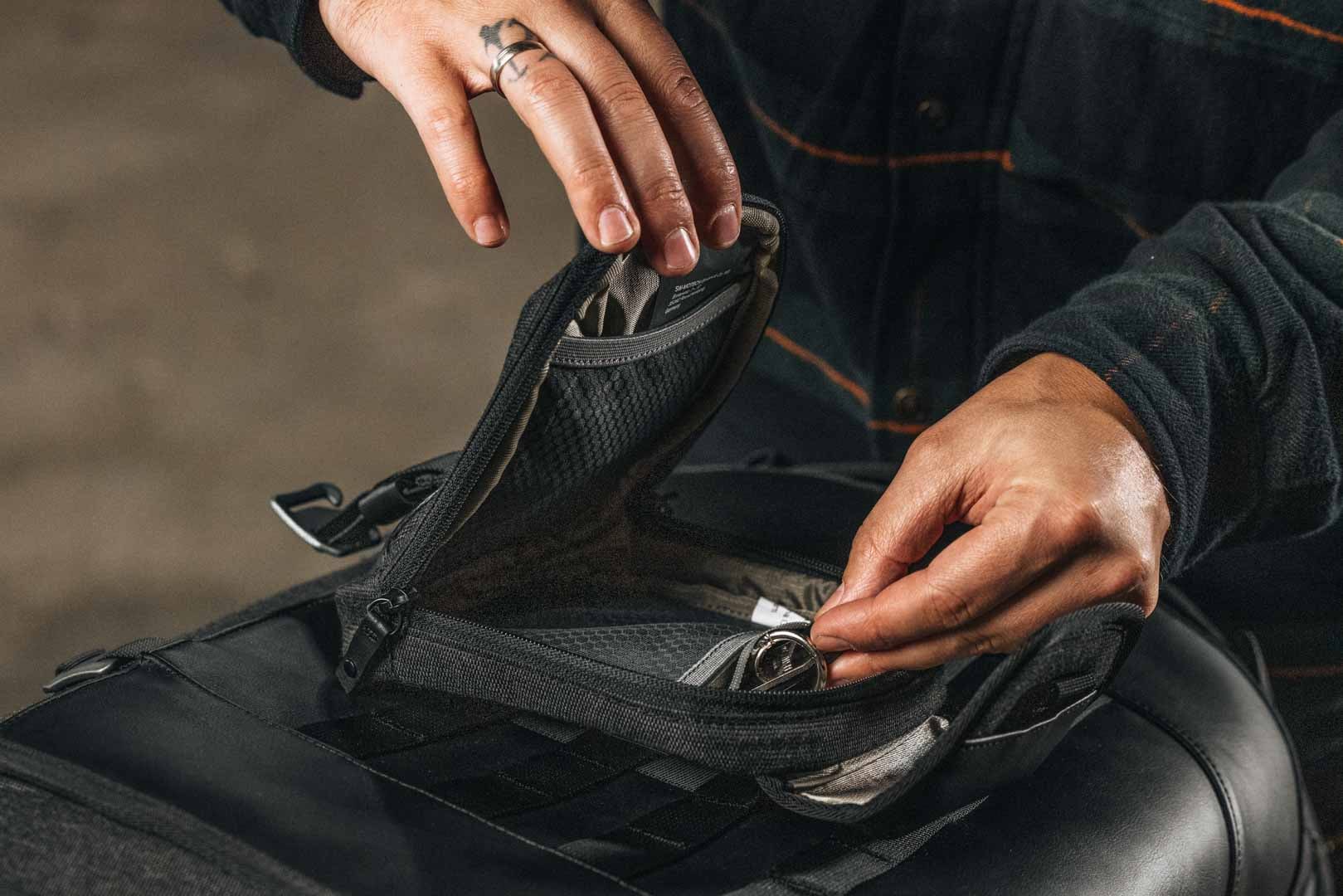 SW-Motech Legend Gear Accessory Bag LA10 - Image 4