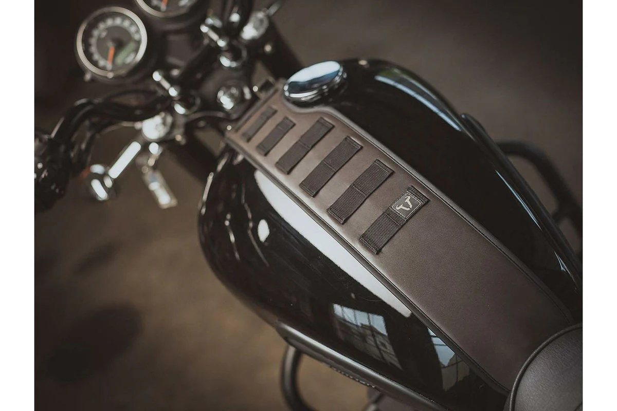 SW-Motech Legend Gear Tank Strap Set for Triumph (04-) with LA3 Smartphone Bag - Image 2