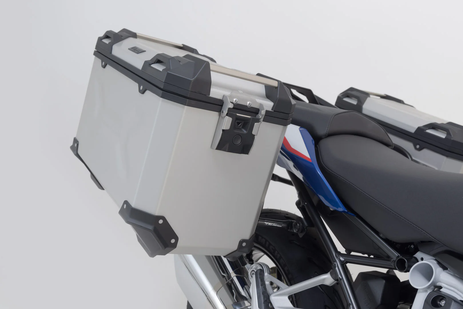 SW-Motech TRAX ADV Aluminum Case System - BMW R 1200/1250 R '14-'24 - Image 7