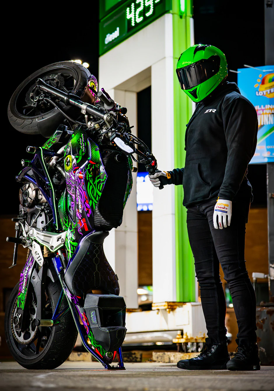 Z1R Talon Solid Helmet - Image 8