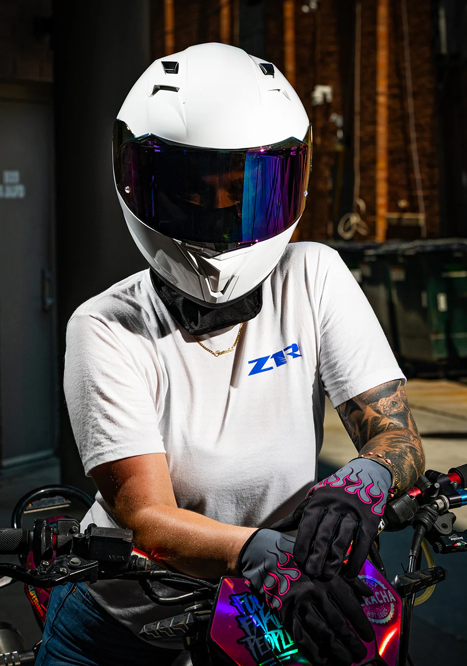 Z1R Talon Solid Helmet - Image 9